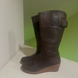 NWNT Crocs A-leigh Leather Zip Buckle‎ Brown Platform Wedge Womens boots size 6